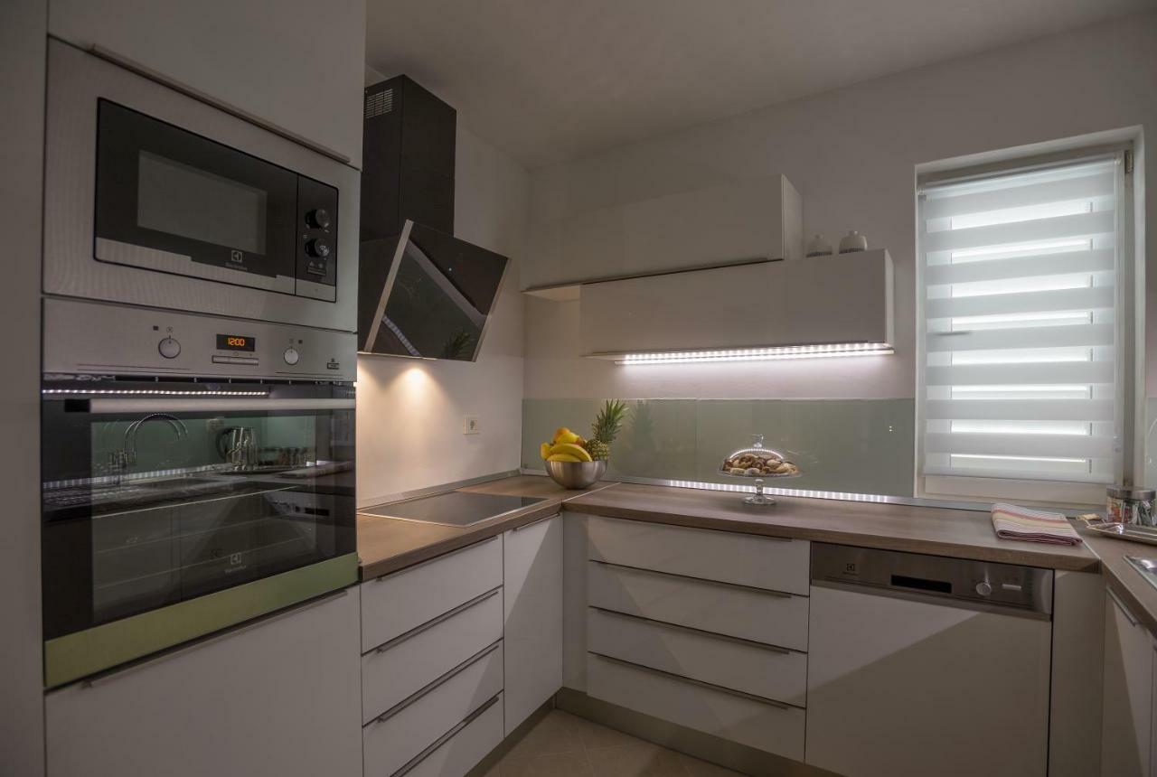 Andor - Lux, Two Beautiful Terraces With Sea & Sunset View Apartment Makarska Exterior photo